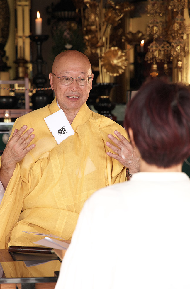お寺のお坊さんによる、呼吸法の伝授